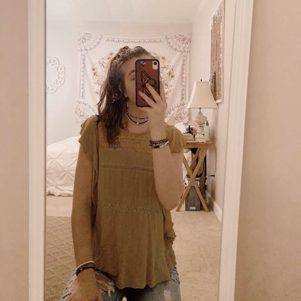 medium american eagle mustard yellow lace top